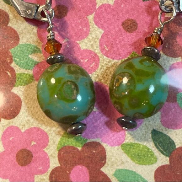 Sterling, green tortoise, hematite and Swarovski Crystal drop earrings - Picture 4 of 8